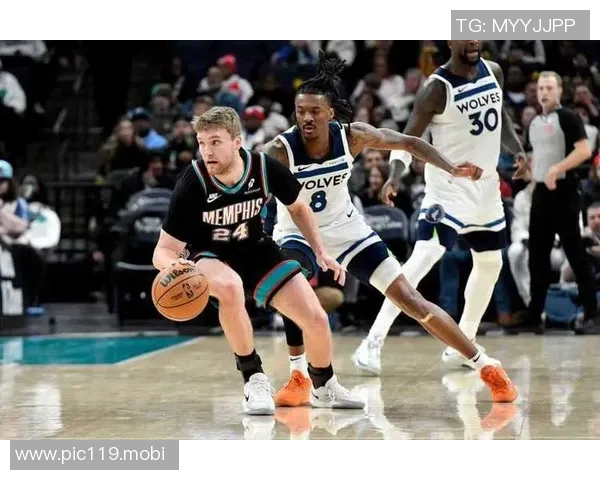 湖人大胜独行侠后33胜21负，超越森林狼再次升至西部第五